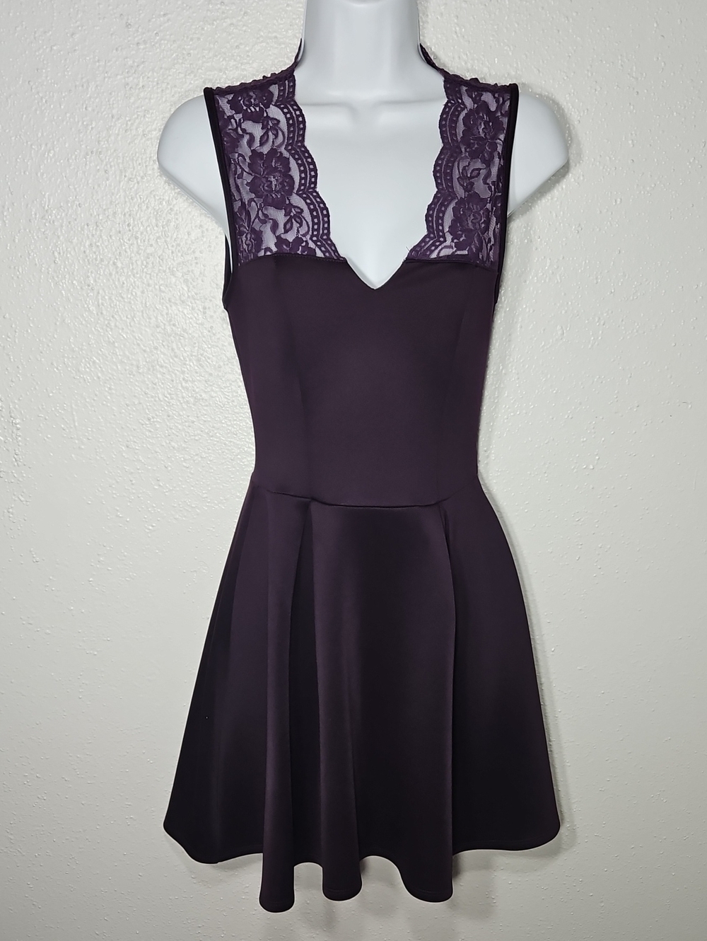 Charlotte russe sleeveless Lace Trim Deep Plum A-Line flared skirt Dress S